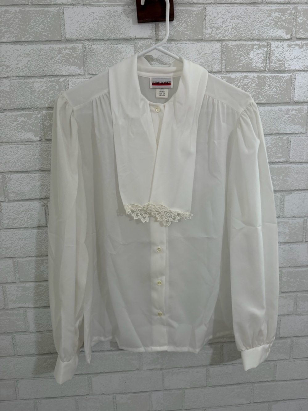 Vintage tuxedo-style blouse Judy Bond White Lace Trim Blouse Size 14 #3062